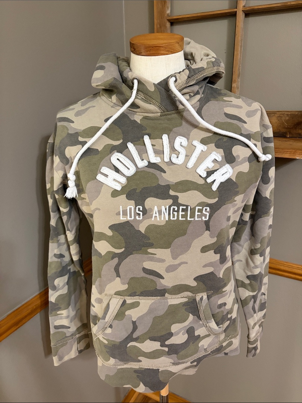 Hollister Los Angeles Green & Tan Camo Hooded Sweatshirt size medium